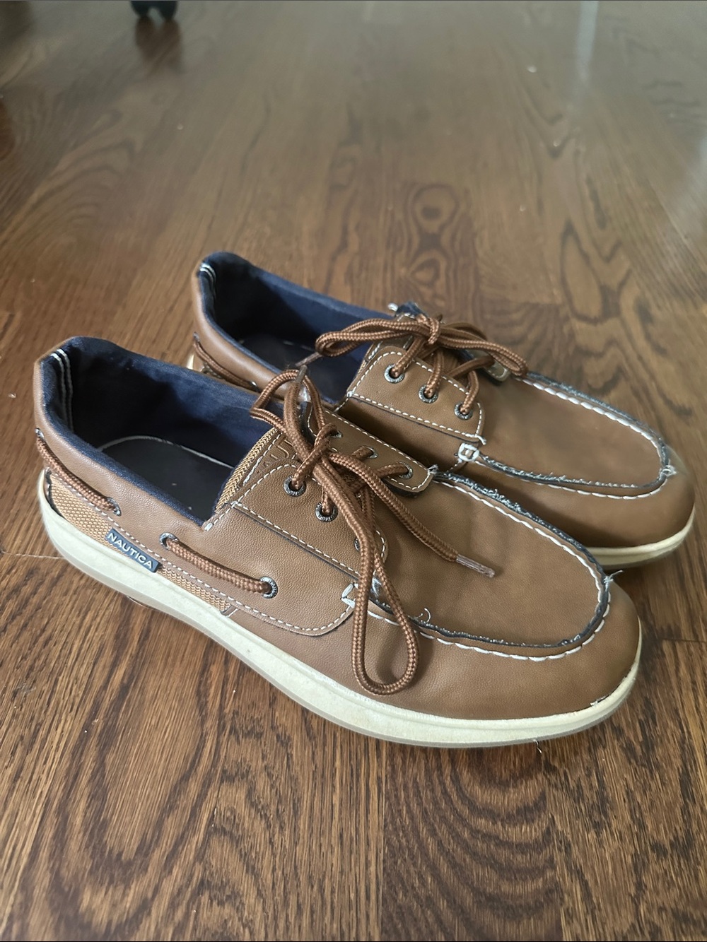 Nautica Menβs Tan Leather Boat Shoes with White Sole